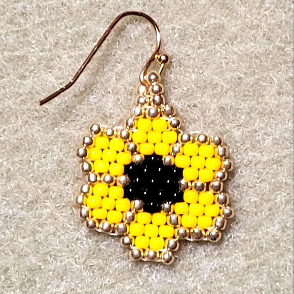 Sunflower Beaded Earrings - Picture 2 of 3